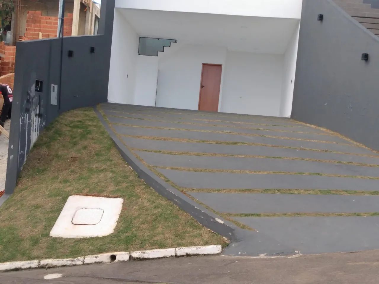 Serviço de roçadeira e poda