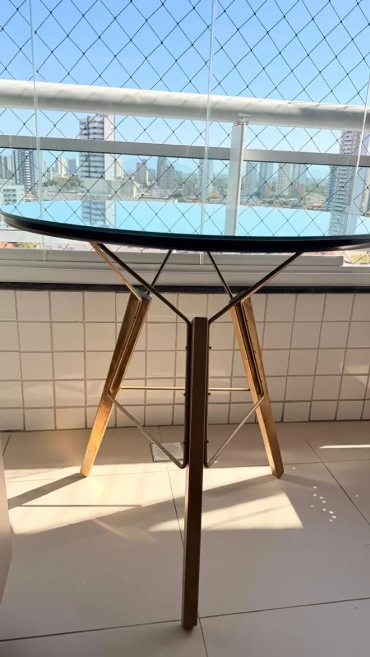 Mesa Redonda de Madeira com Vidro + 4 Cadeiras - Ótimo Estado - Foto 3