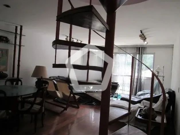 Apartamento em Cosme Velho