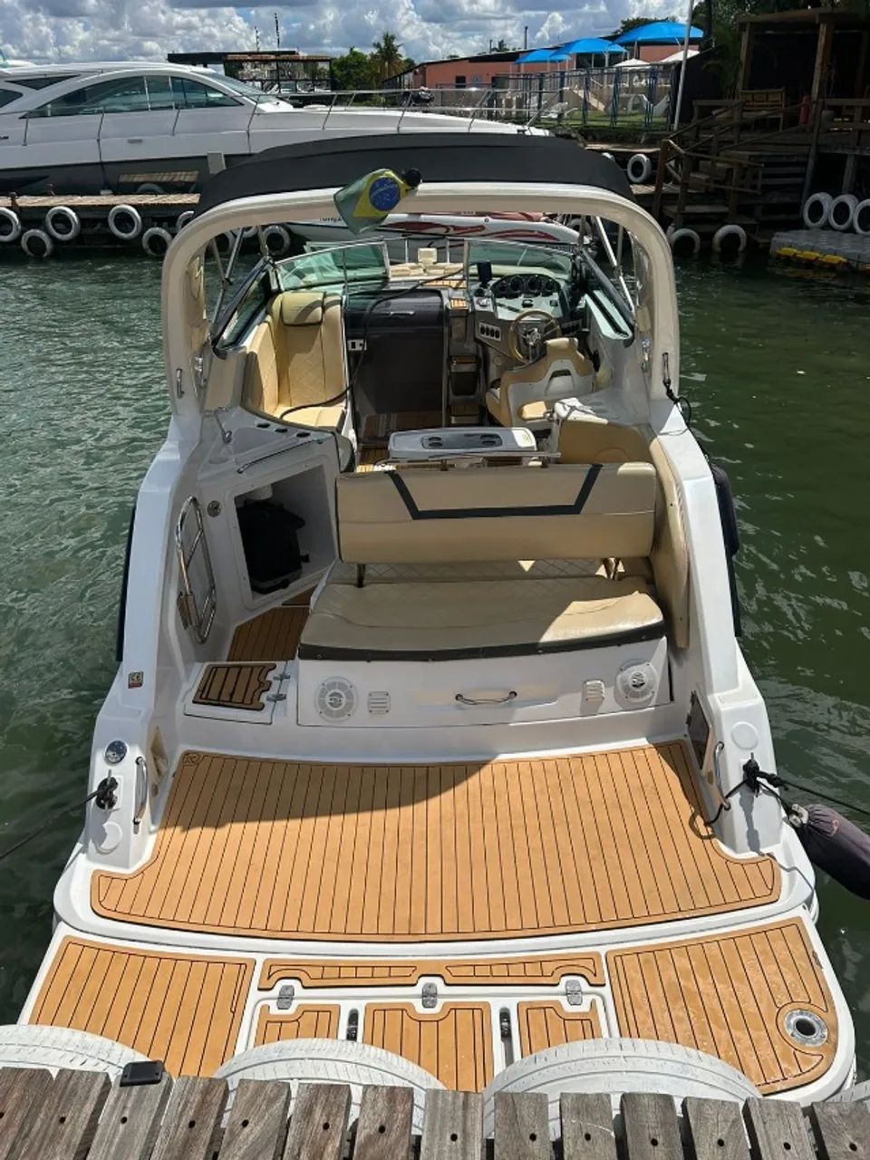 FOCKER 272 GTC Cabinada | Alto Padrão | Mercruiser 300hp Bravo III - Foto 12