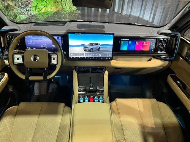 Denza B5 4WD, foto 7 de 12