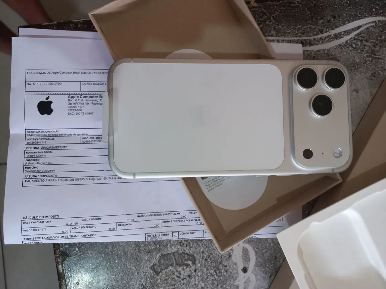 Iphone 17 pro Max selado , com garantia . 