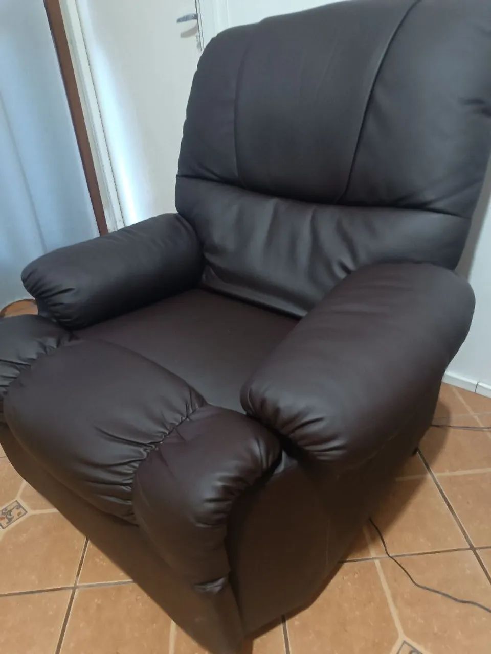 Poltrona Massageadora Couro - Foto 2