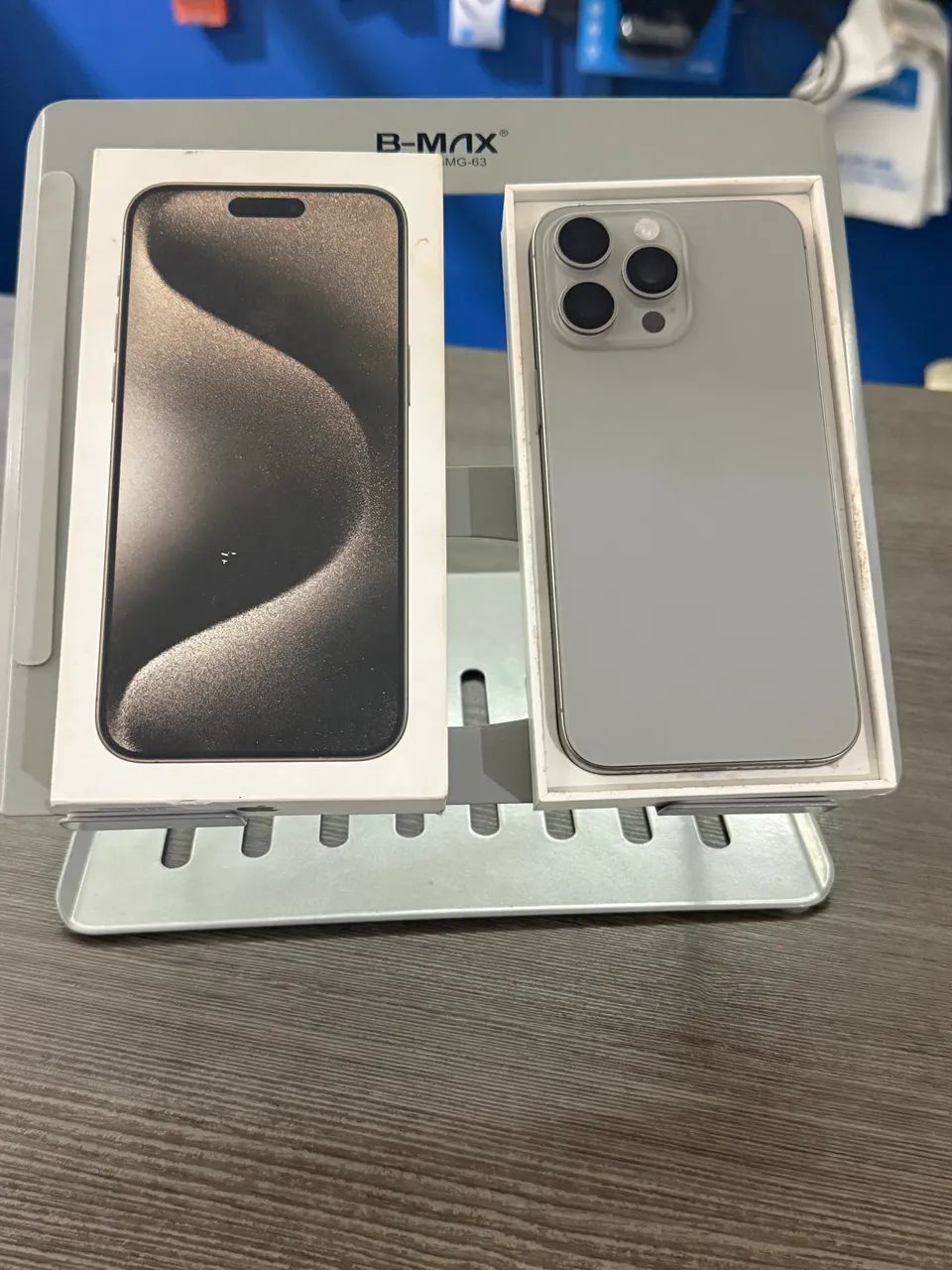 Iphone 15 Pro max 256 LOJA FÍSICA semi novo GARANTIA - Celulares e