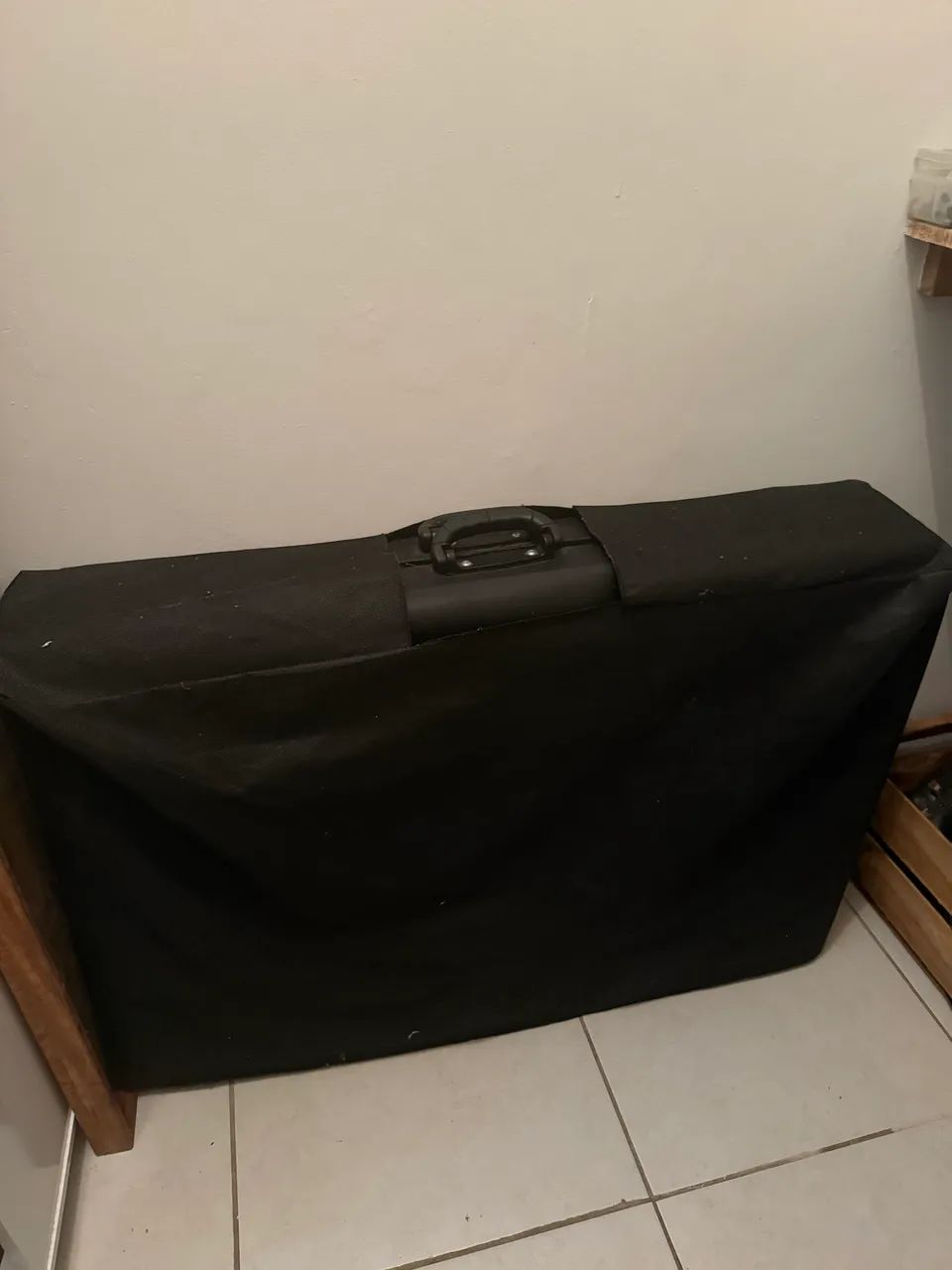 Santa Fe Portable Beauty Bed, Semi-New with Cover