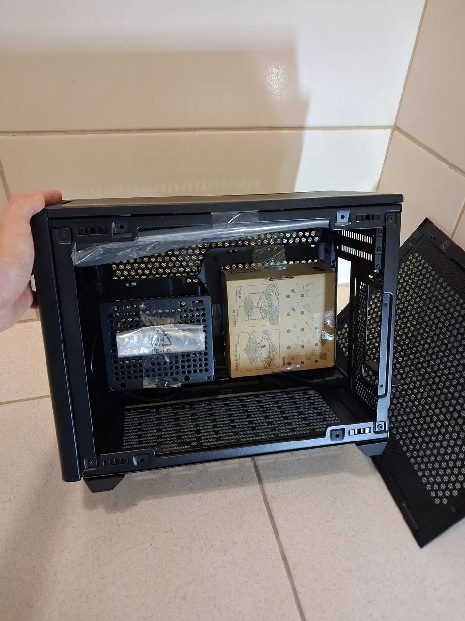 Gabinete NR200 Cooler Master - Foto 2
