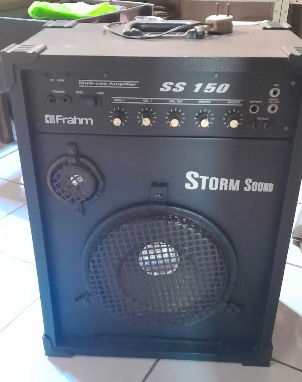 Caixa de som amplificada frahm