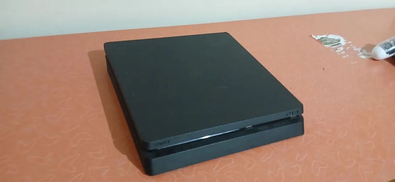 PS4 Slim 1TB com 2 controles - Foto 3