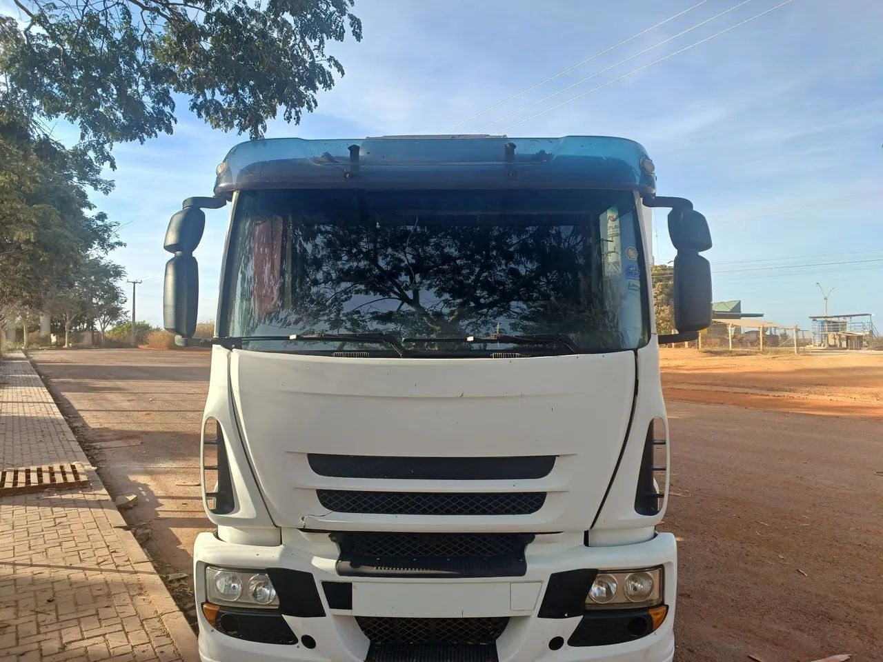 Caminhão Iveco Tector 240e25s  - Foto 4