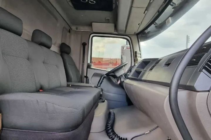 Volkswagen 24280 Baú 2018.  - Foto 7