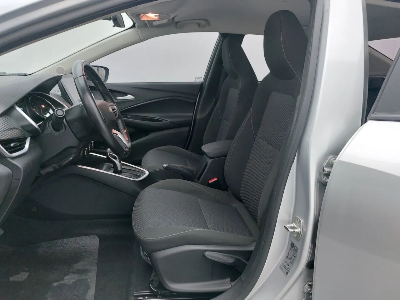 Chevrolet Onix Hatch LTZ 1.0 12V TB Flex Aut. 5P, foto 16 de 18