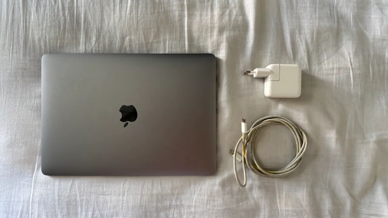 MacBook Air M1 256gb 8gb RAM