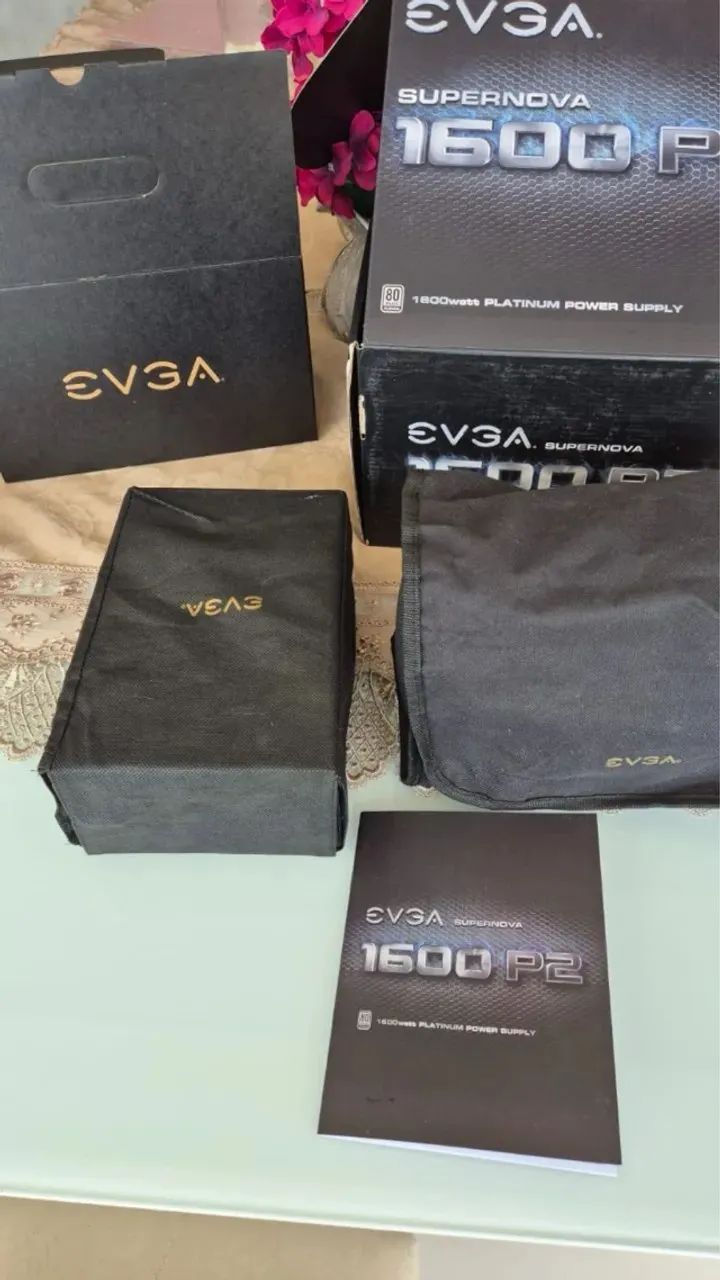 Fonte EVGA 1600 P2 PLATINUM. A mais top! 