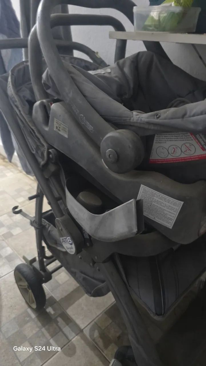Carrinho de Bebe + Bebe Conforto 