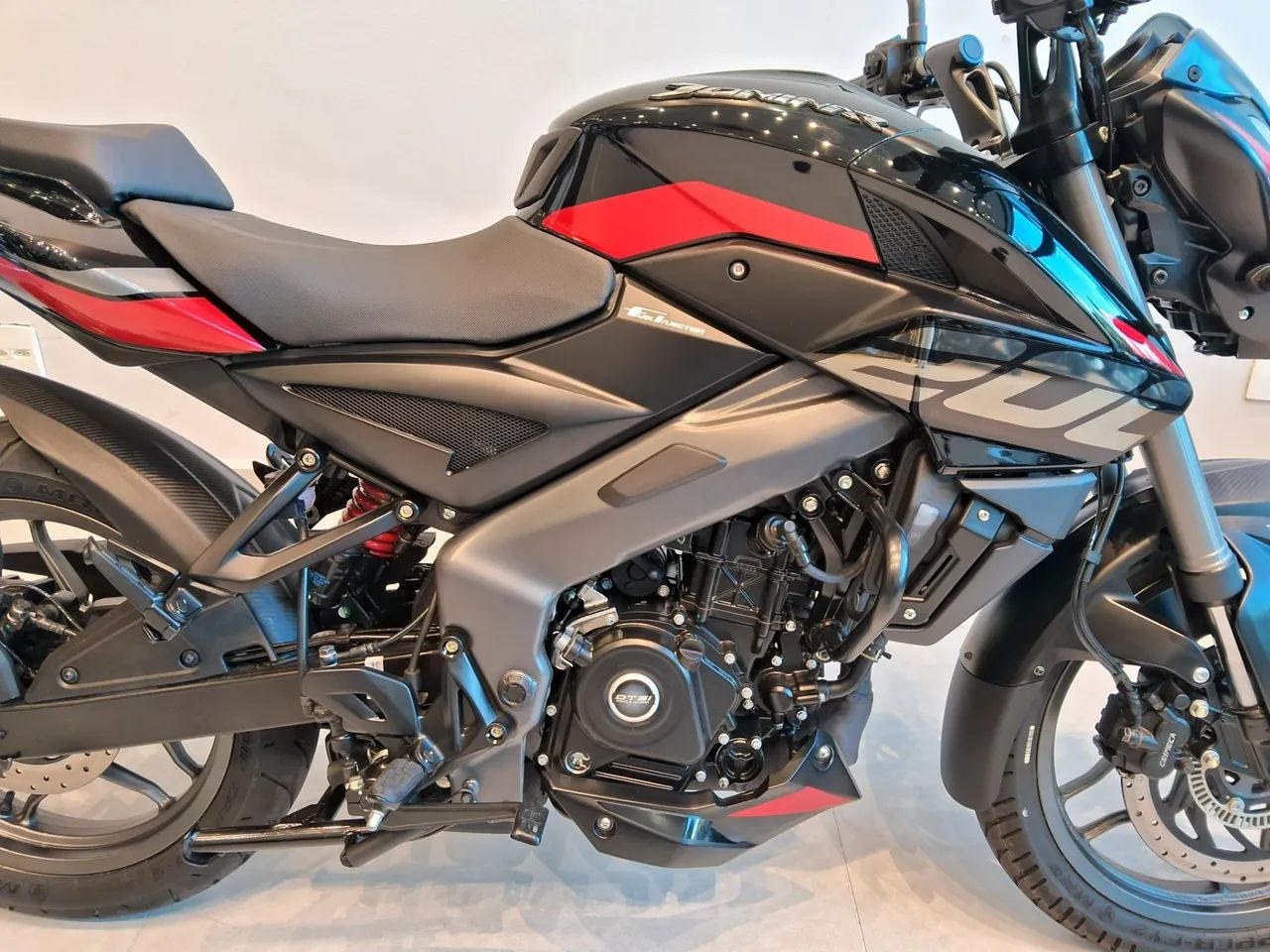 Bajaj DOMINAR 200 - Foto 4