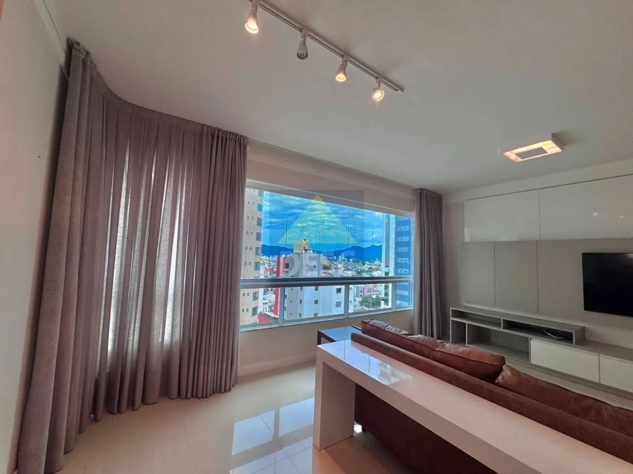 Apartamento Mobiliado com 3 Suítes e Amplo Living no Edificio Rovere della Luna - Foto 3