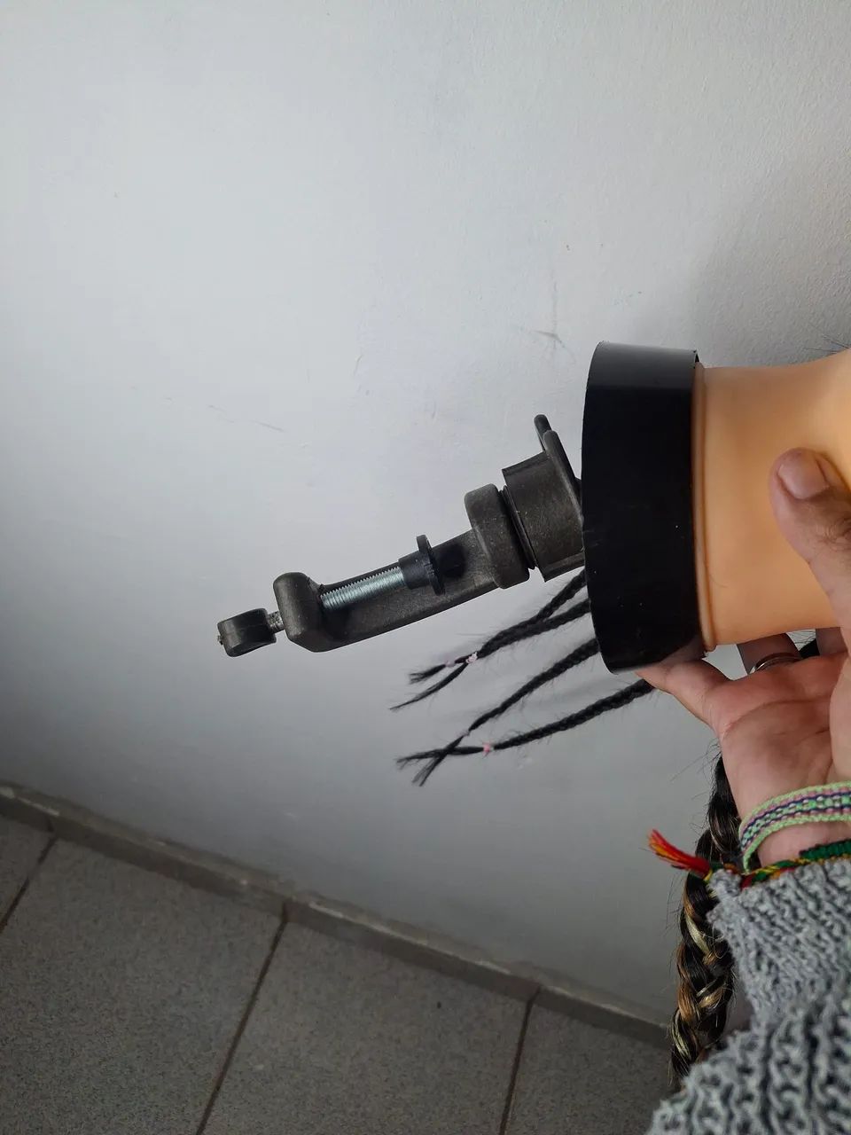 Combo - Carrinho Auxiliar, Cabeça de Boneca e Separador de Mechas de parede - Foto 3