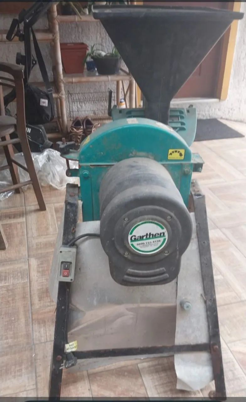 Vendo cortador de trato pra gado