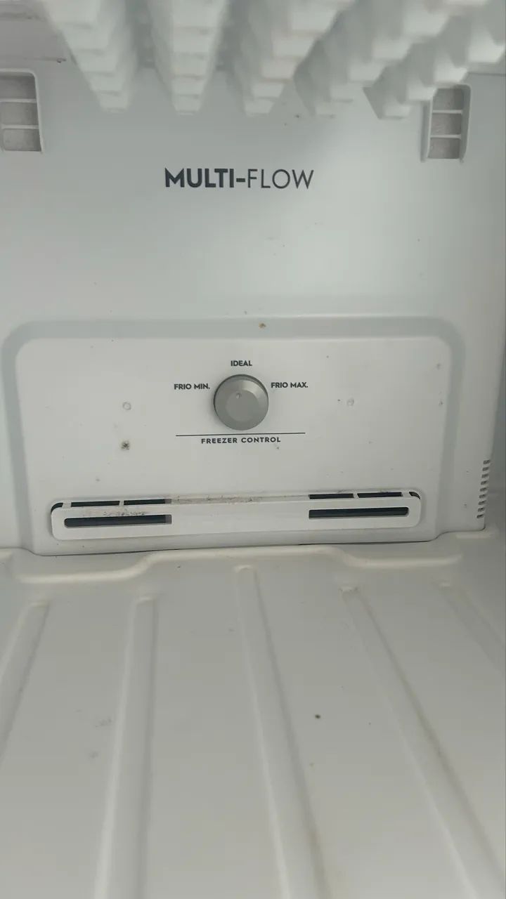 Vendo Geladeira Semi nova  - Foto 5