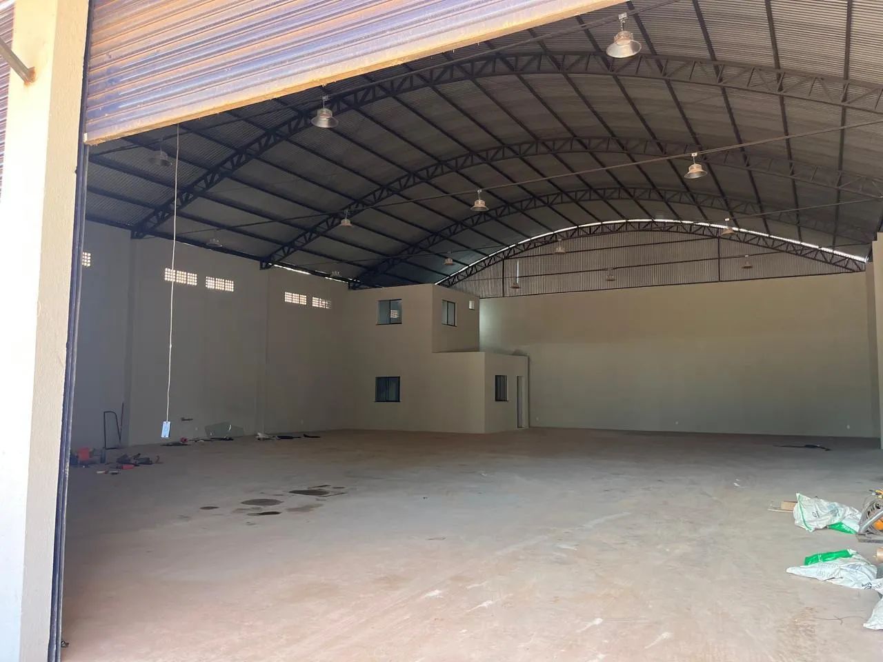 Galpão comercial na Avenida Sérgio Henn - Foto 2