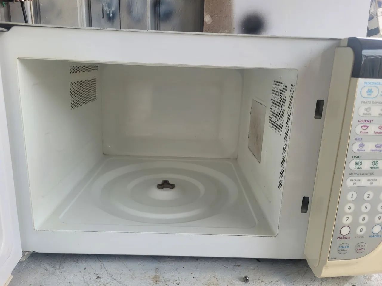 Microondas eletrolux 32 litros - Foto 2