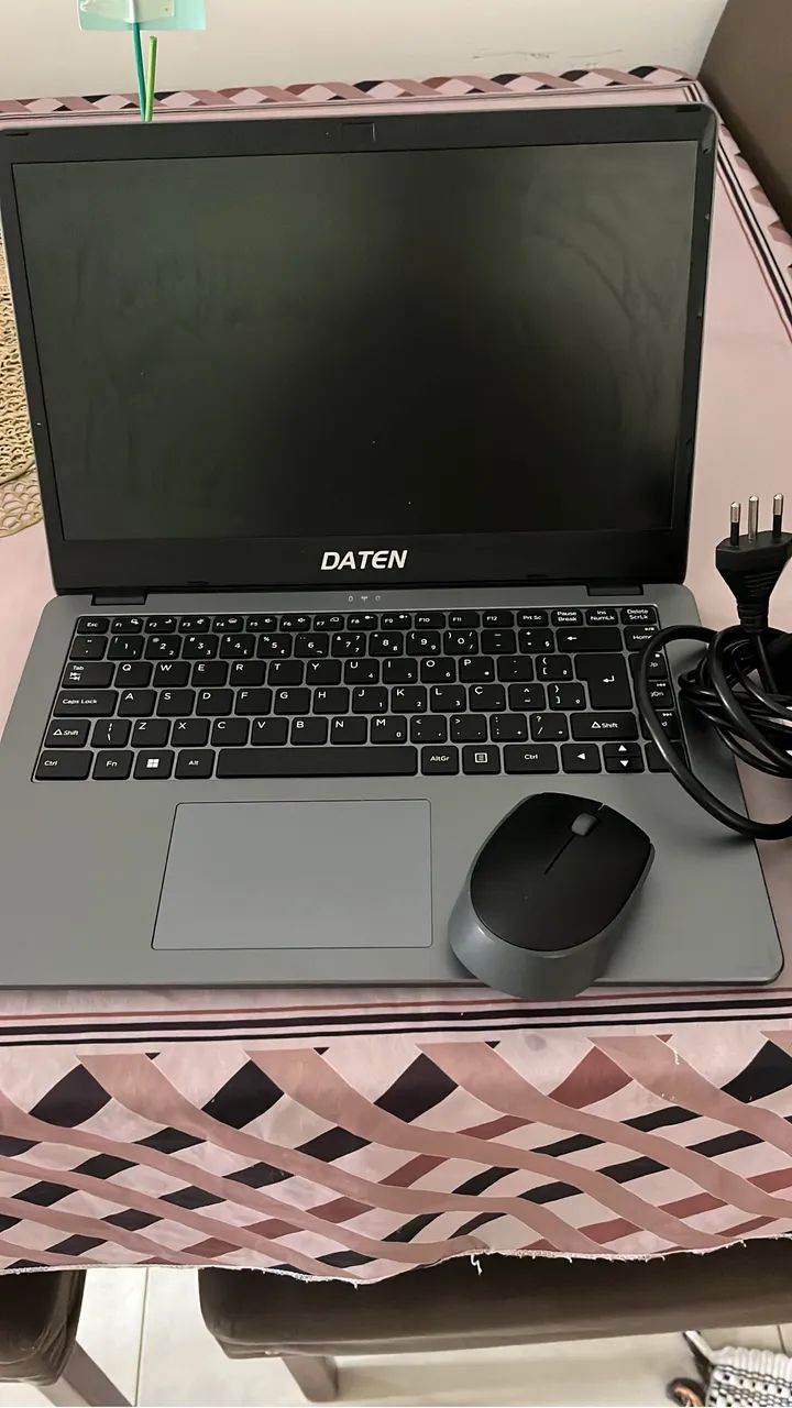  Notebook Daten DCM4A-4 - Excelente estado. 