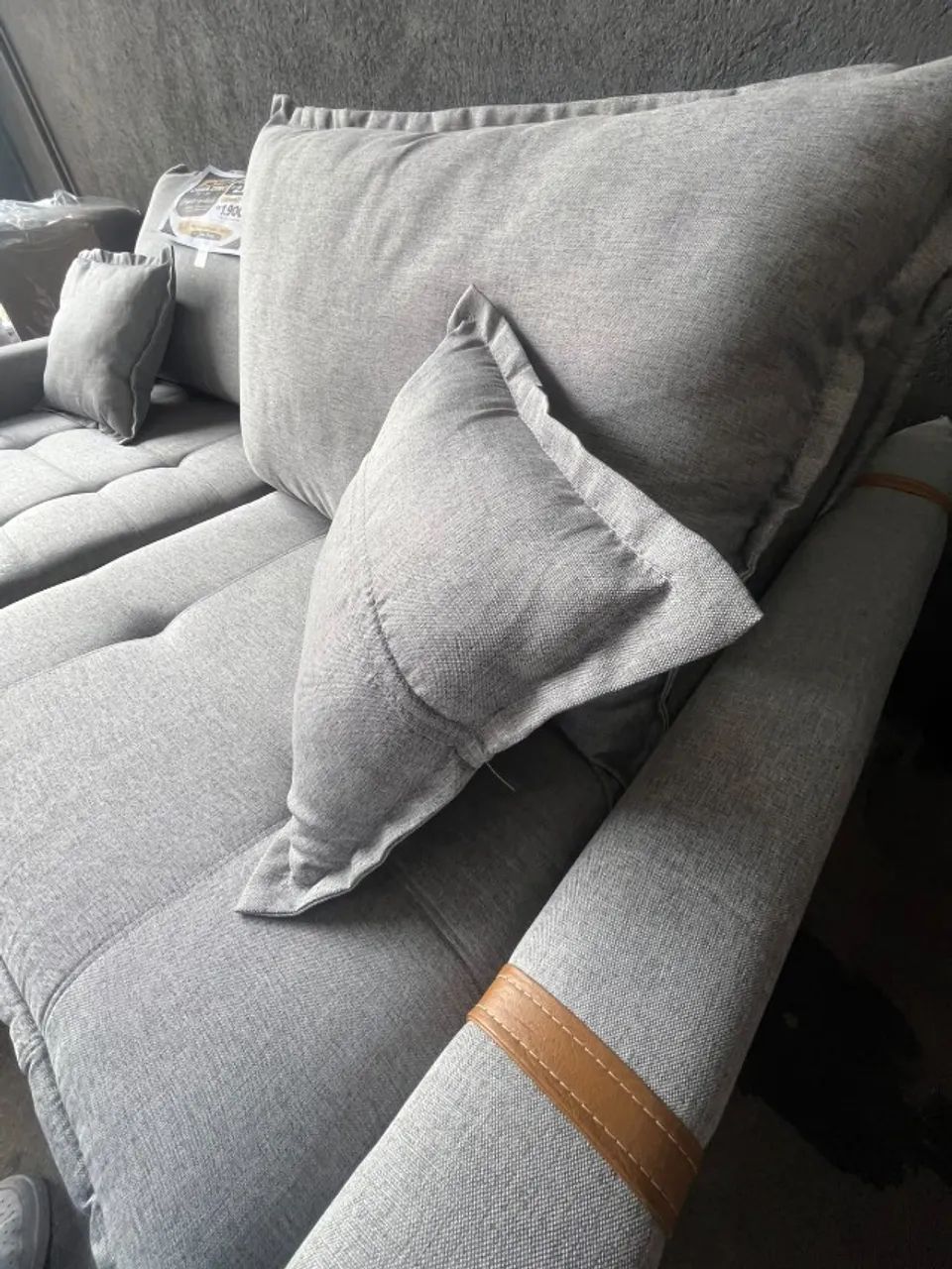 sofa caixa zero slim de 1.80 linho cinza - Foto 4