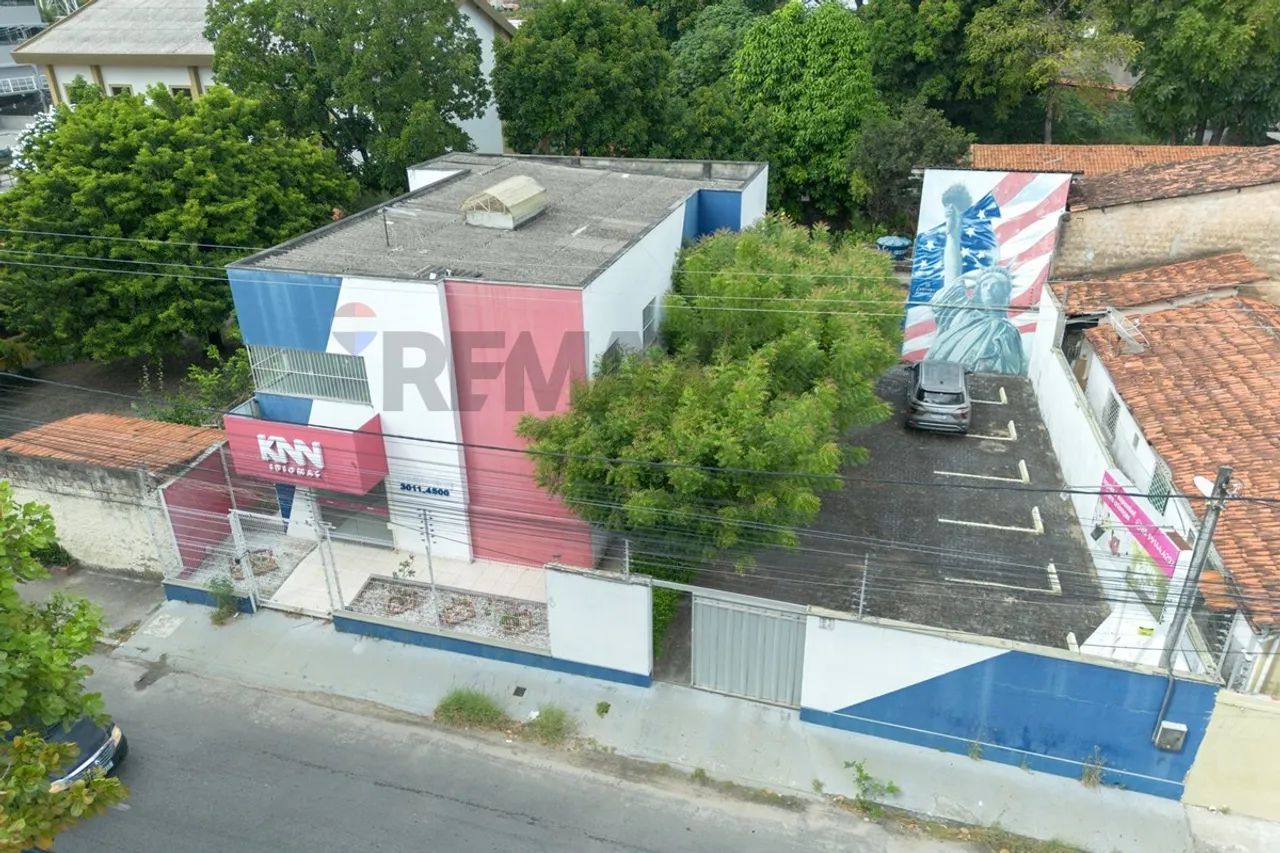 Prédio Comercial Reformado no Centro de Caucaia!