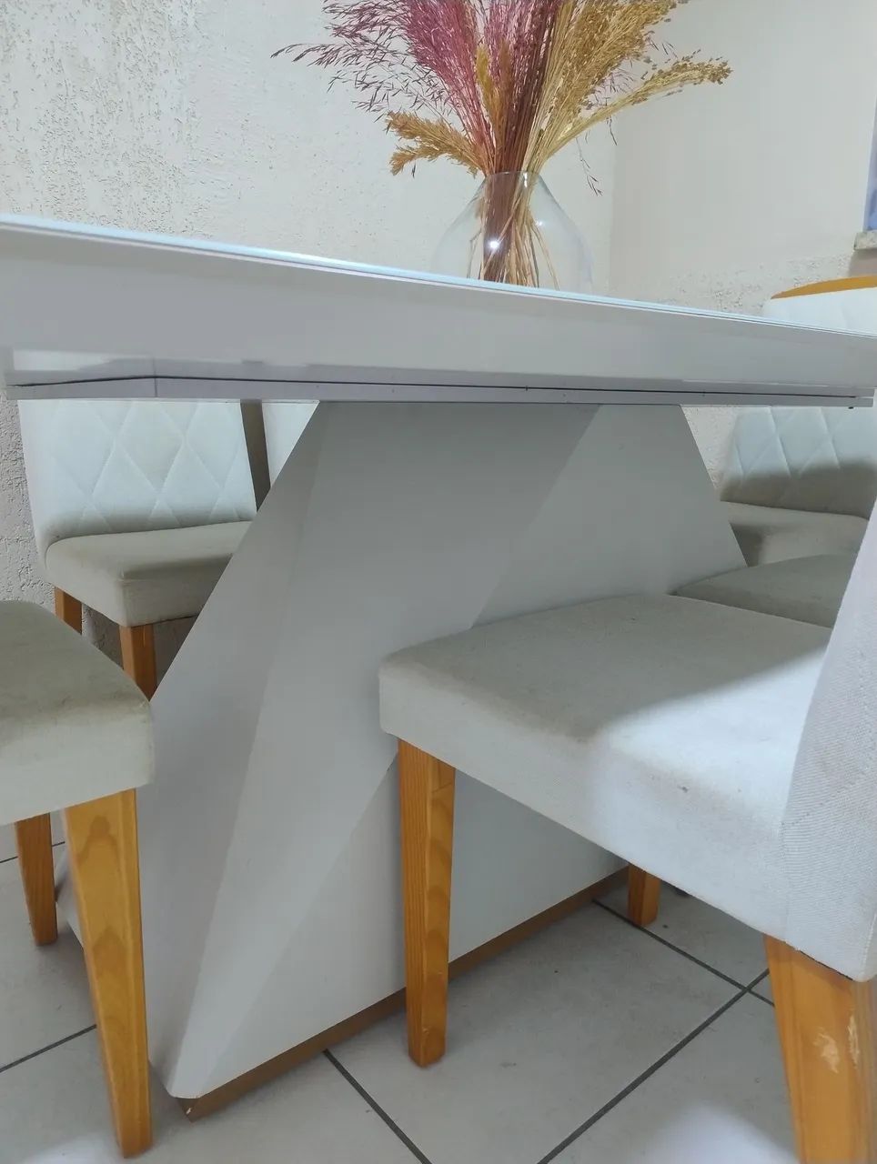 Mesa de jantar 2,00m x 1,10m com 6 cadeiras - Foto 3