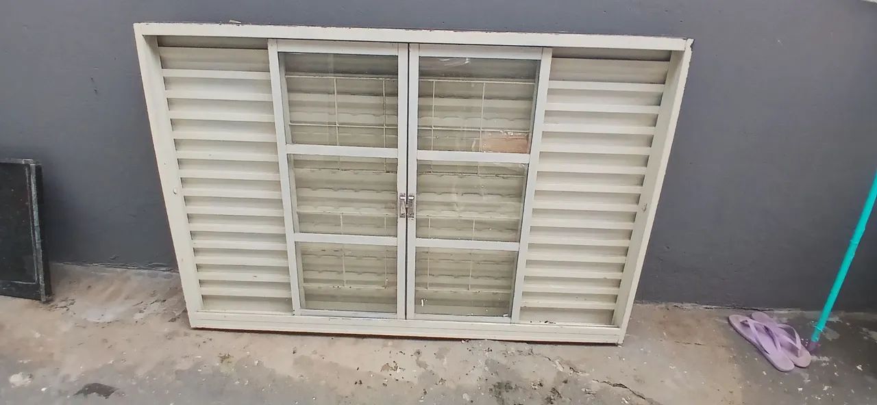 Janela Veneziana SASAZAKI usada 