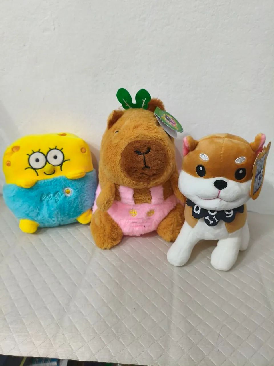  pelúcias capivara , Bob esponja , cachorrinho 