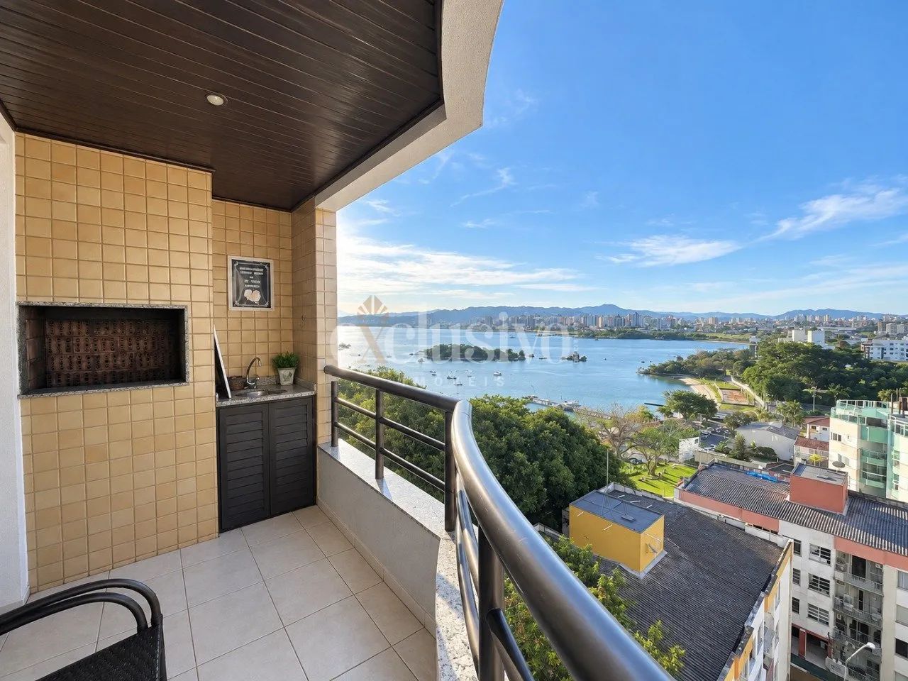 Apartamento 2 dormitórios com vista mar no Bom Abrigo