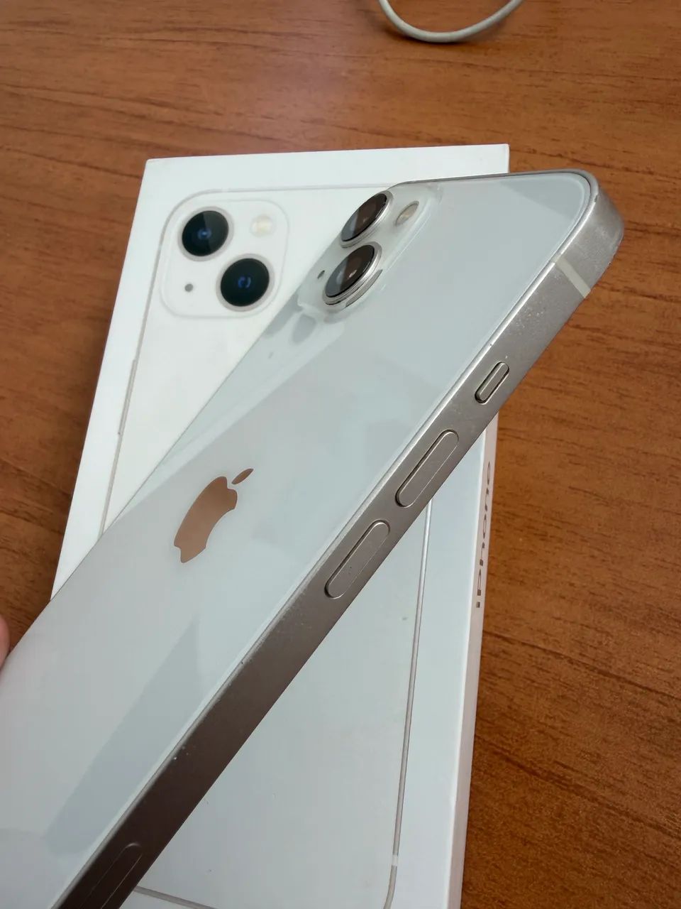 iPhone 13 128Gb branco com carregador original - Foto 3