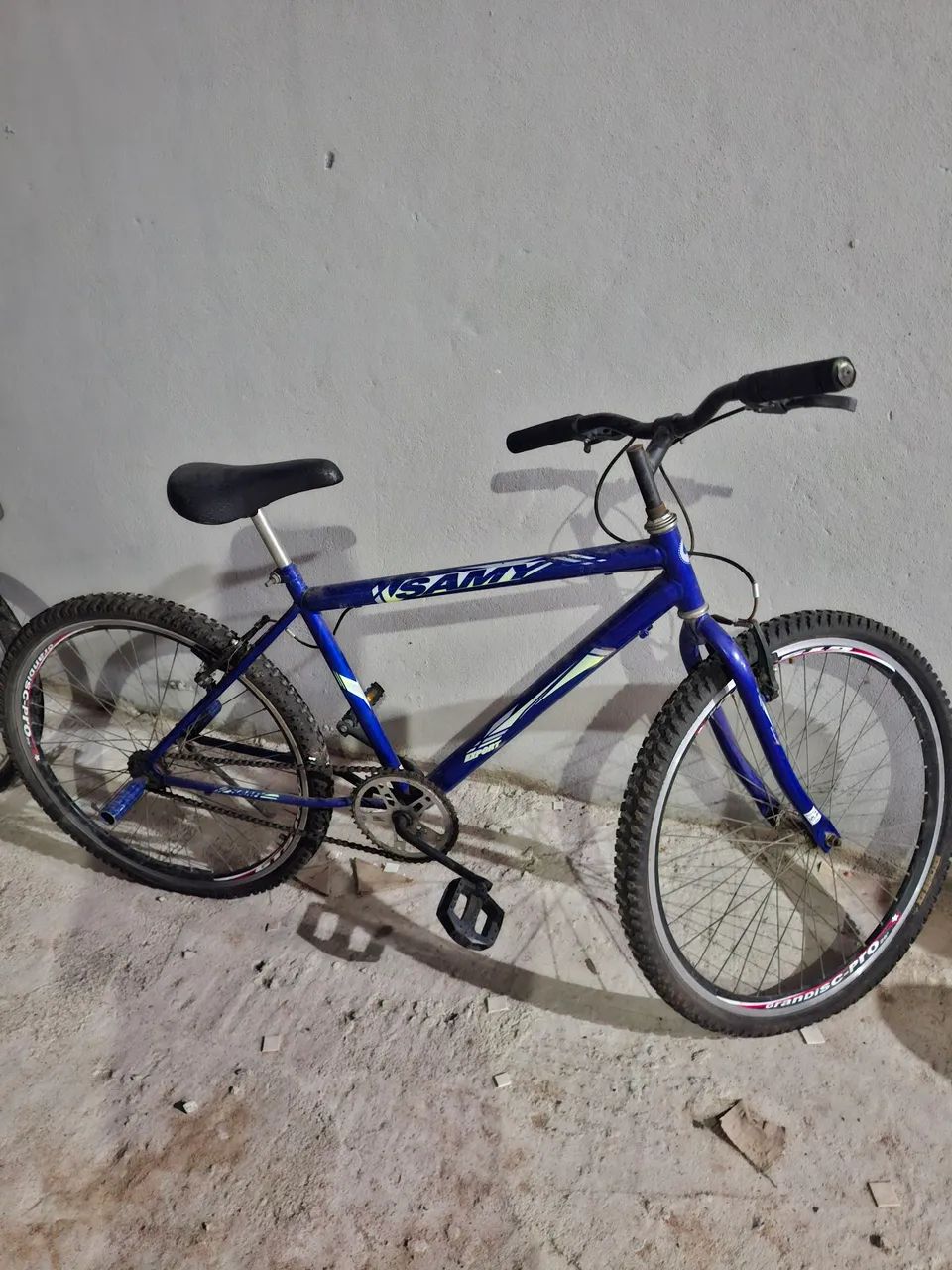 Vendo bicicleta semi nova 600 reais 