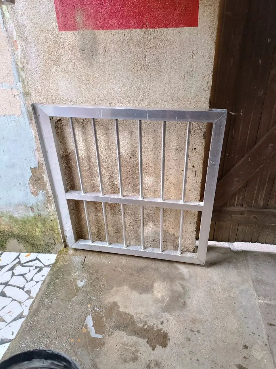 Portão 90 centímetros de largura por 95 de altura