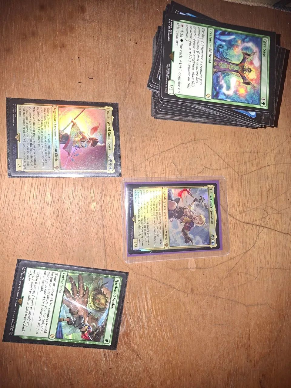 3 decks commander pré con + 1 deckbox tripla e sleeves  - Foto 2