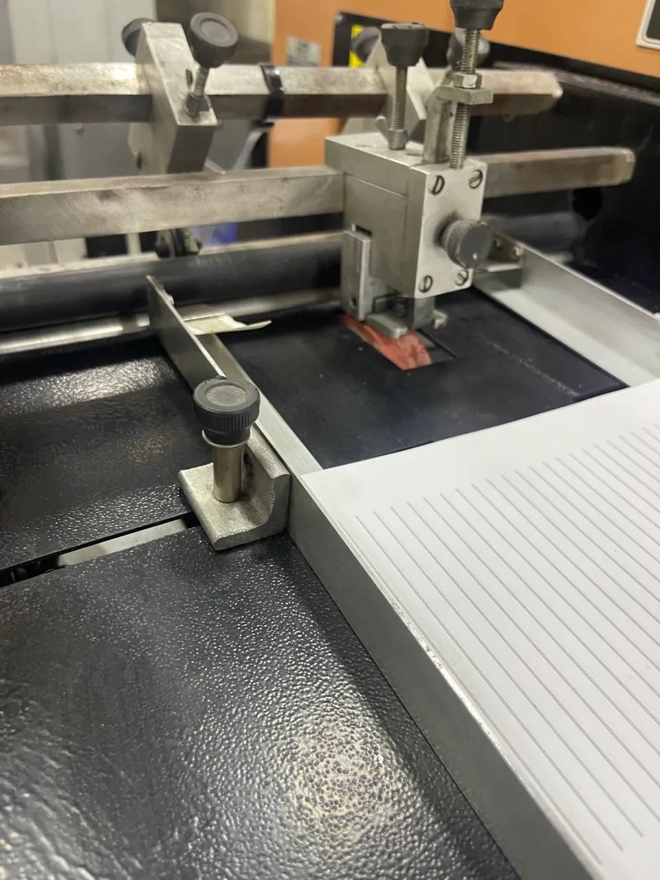 Micro Serrilhadeira engograf 40 boca  - Foto 3