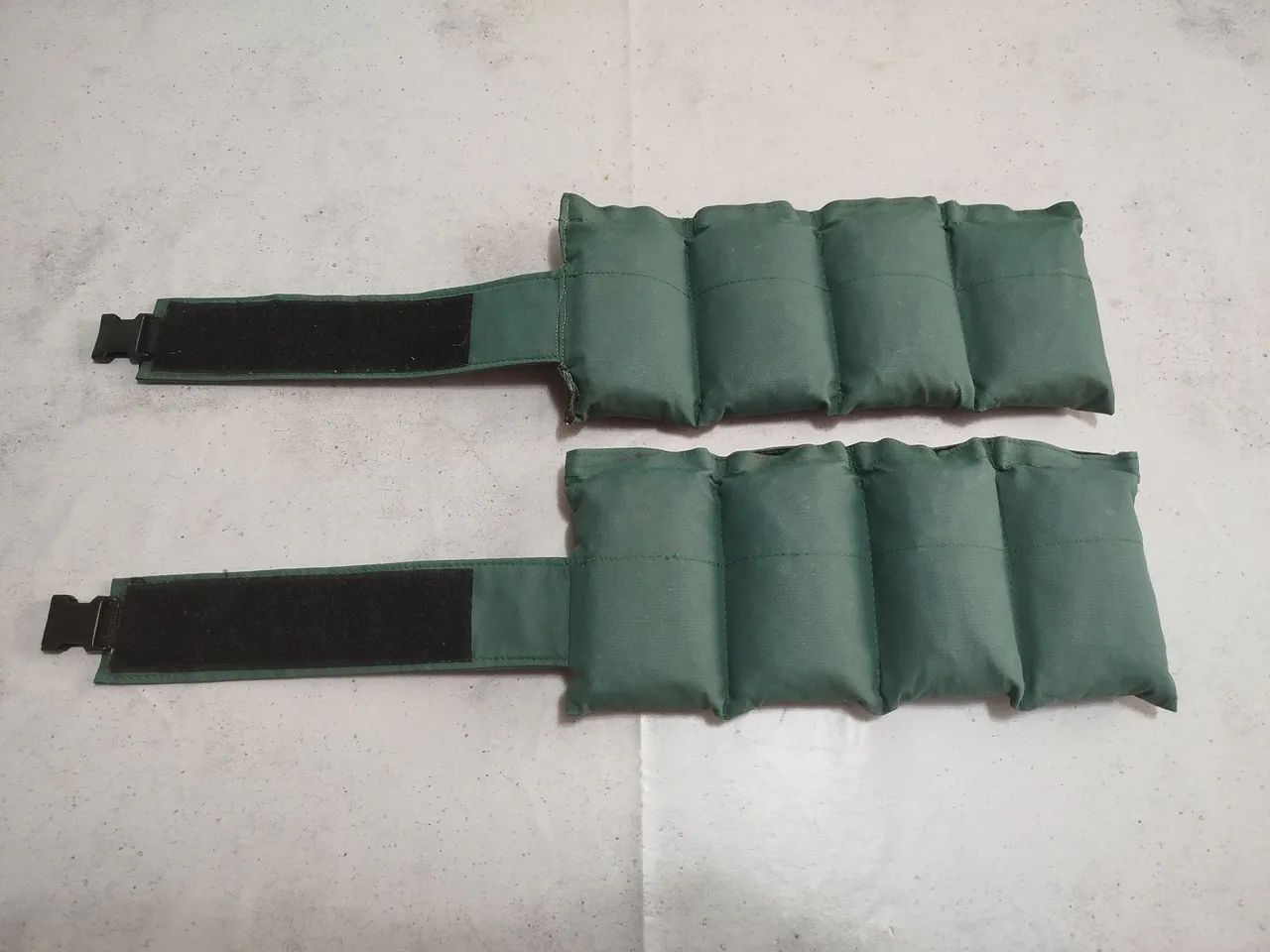Par de Caneleiras / Tornozeleiras - 4 kg cada