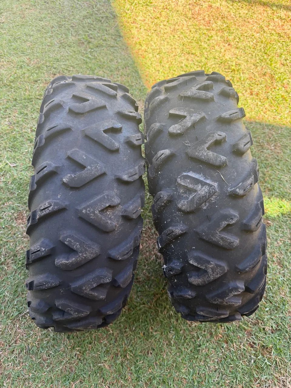 Vendo par pneu 14 quadriciclo 