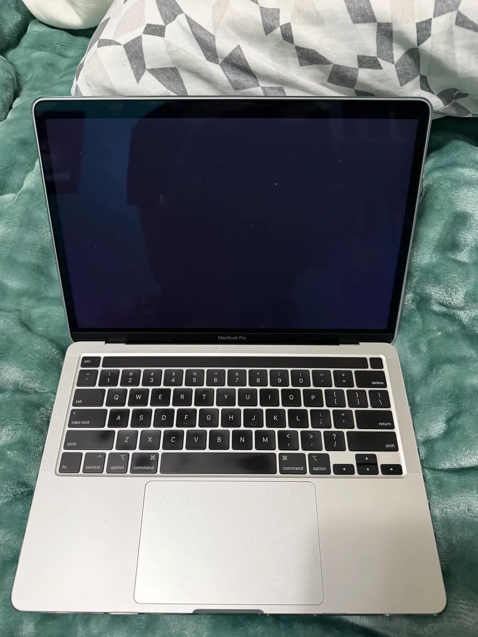 MacBook Pro 13? 2020 ? i5 | 16GB | 512GB SSD | 4 Thunderbolt