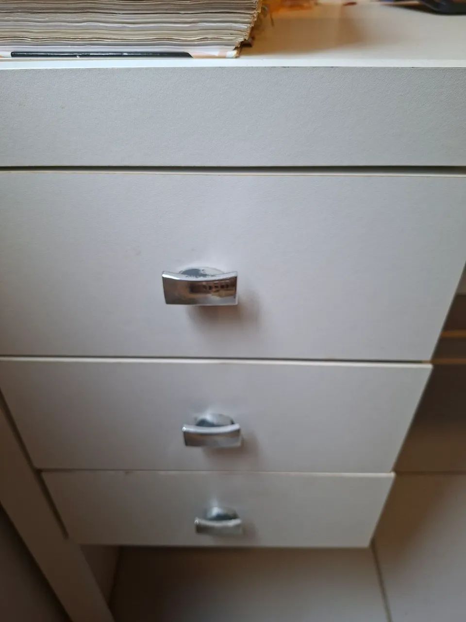 Mesa de estudos com 3 gavetas - Foto 4
