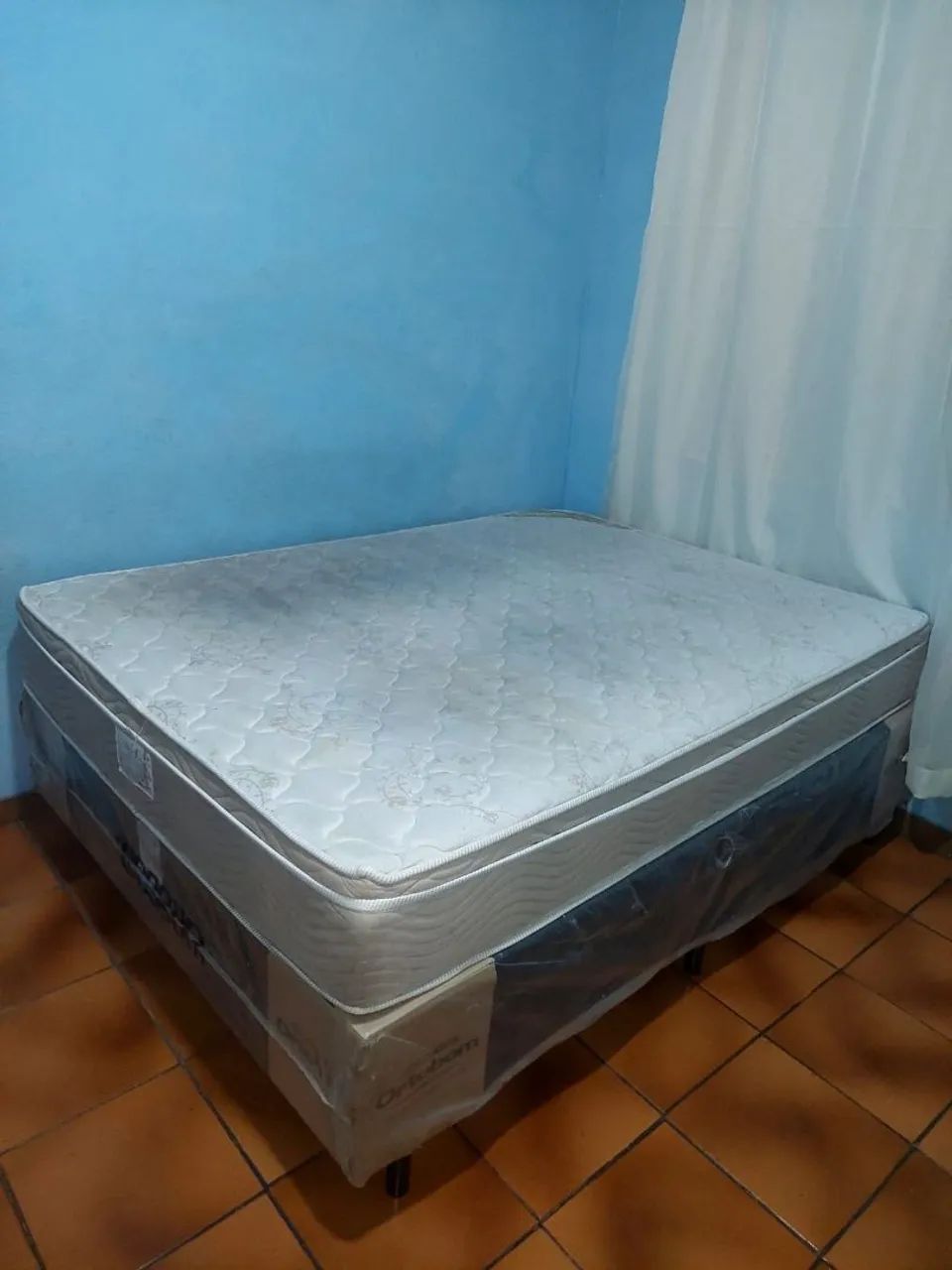 Vendo cama box casal ortobom