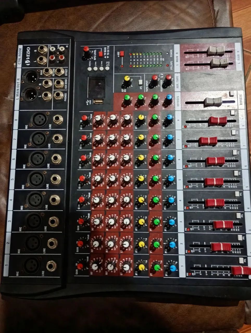 Console de mixagem profissional  - Foto 4
