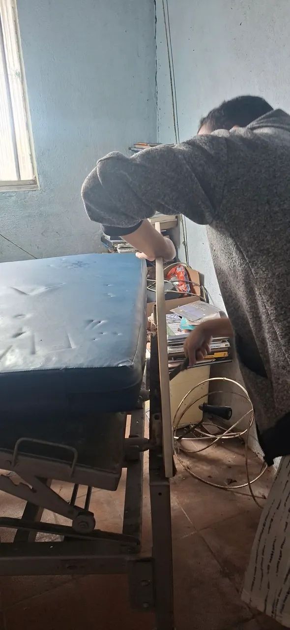 Cama hospitalar com manivela STAIB  - Foto 4