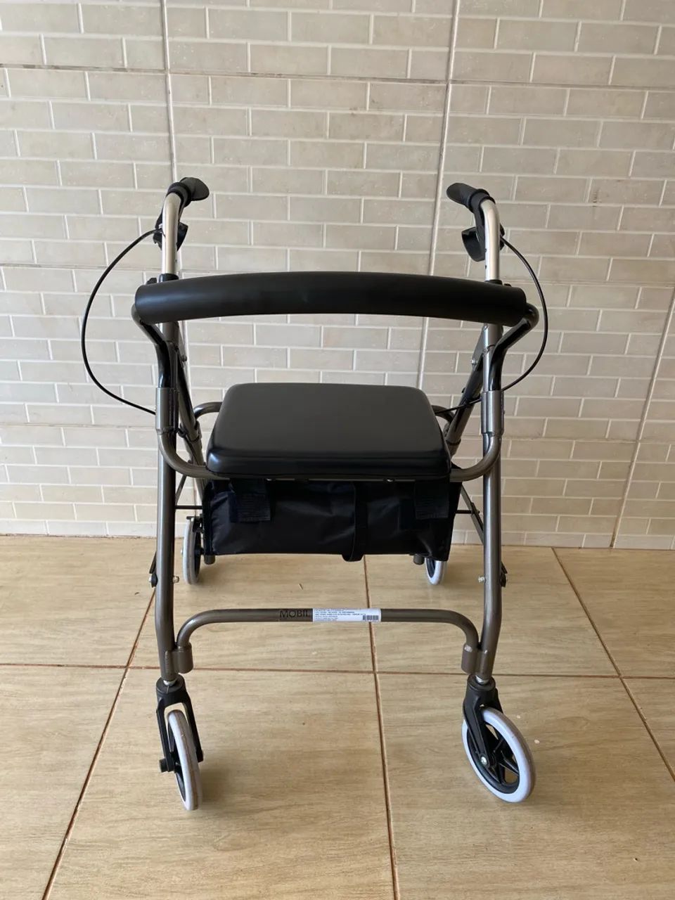 ANDADOR 4 RODAS E ASSENTO - ÓTIMO ESTADO - Foto 3