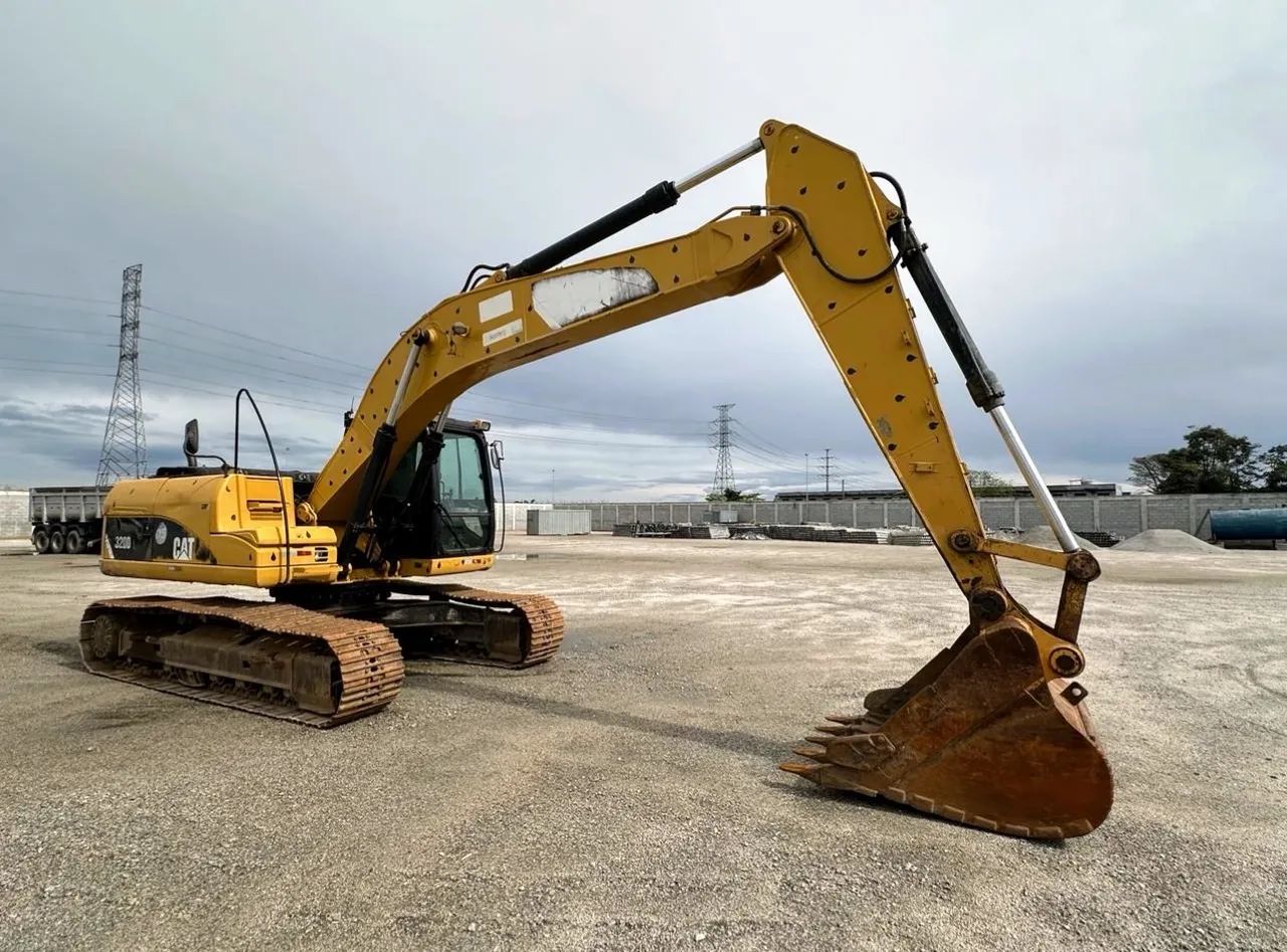 Escavadeira Caterpillar 320 DL  ano 2012, com 15.000 horas, em SP - Foto 4