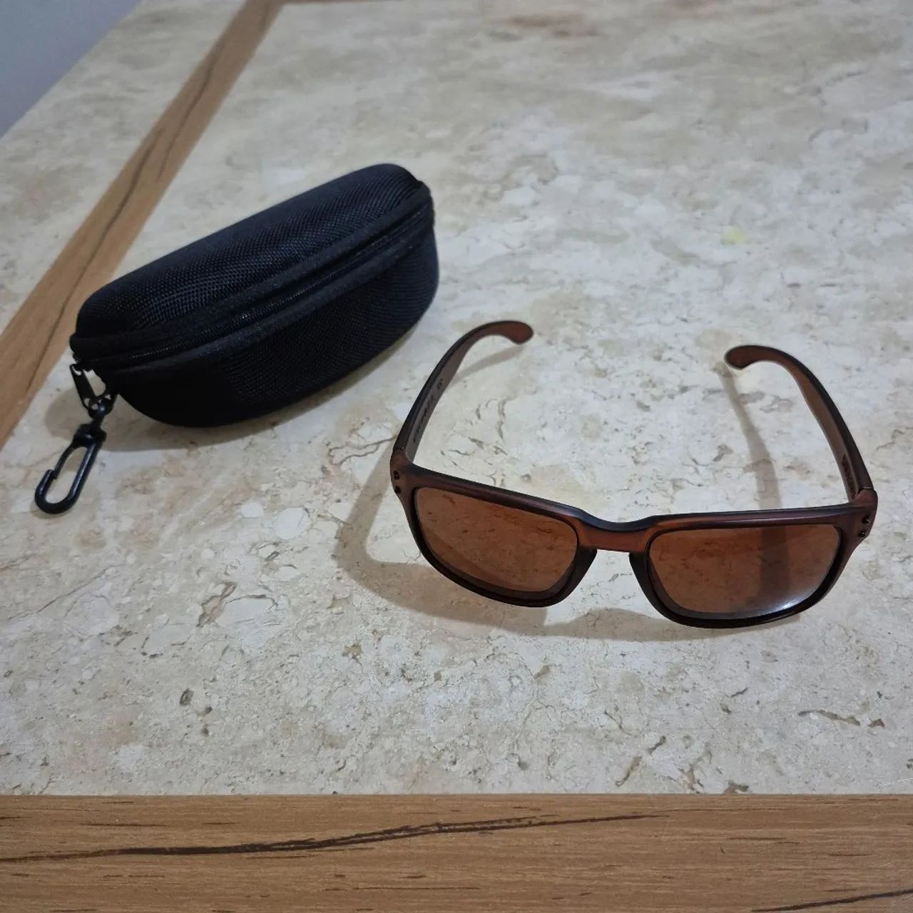 Óculos de Sol Oakley Holbrook Marrom
