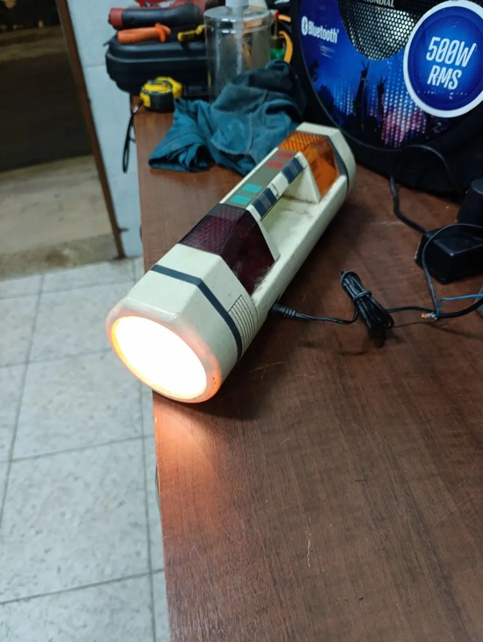 Lanterna retrô funcionando 