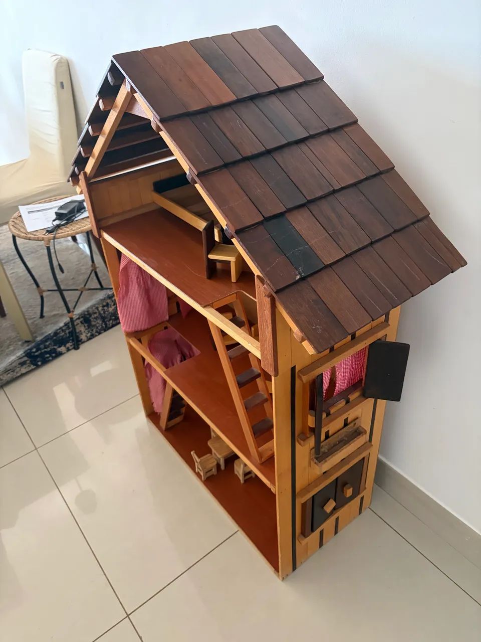 Casa de bonecas em madeira  - Foto 4