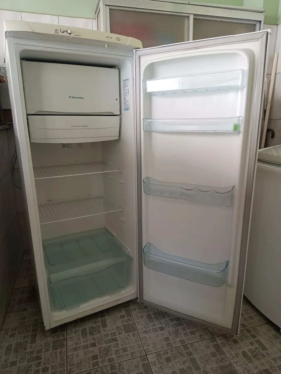 Geladeira Eletrolux RE 28 SUPER  - Foto 3